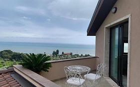 Affitto Appartamento in villa con vista Mare